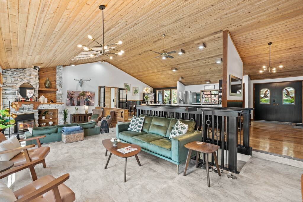 Nine Mile Falls Vacation Rental