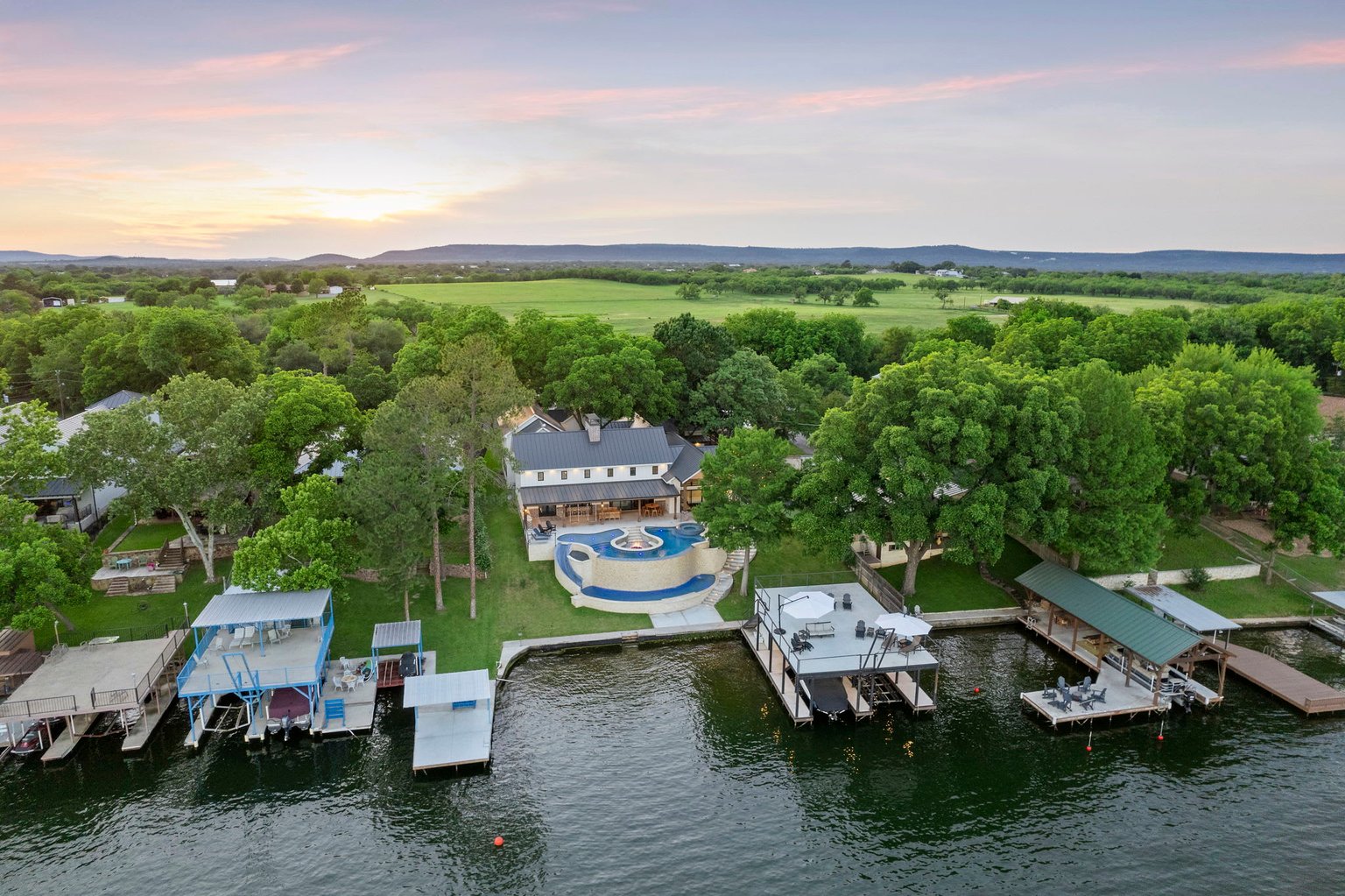 Kingsland Vacation Rental