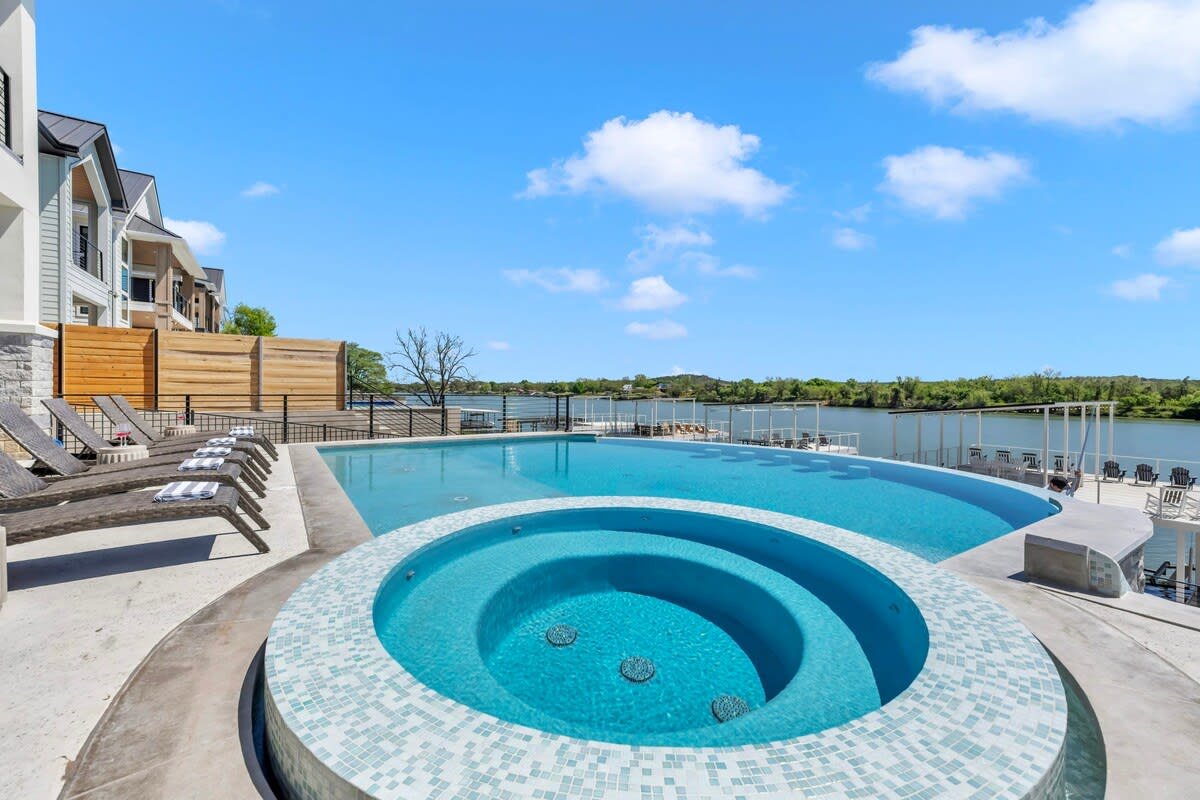 Kingsland Vacation Rental