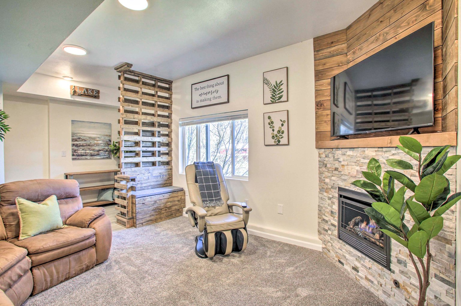 Nine Mile Falls Vacation Rental