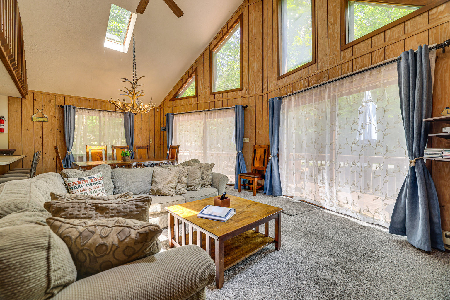 Lake Ariel Vacation Rental