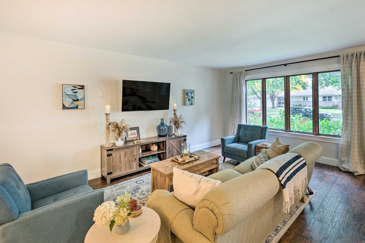 Lake Mills Vacation Rental