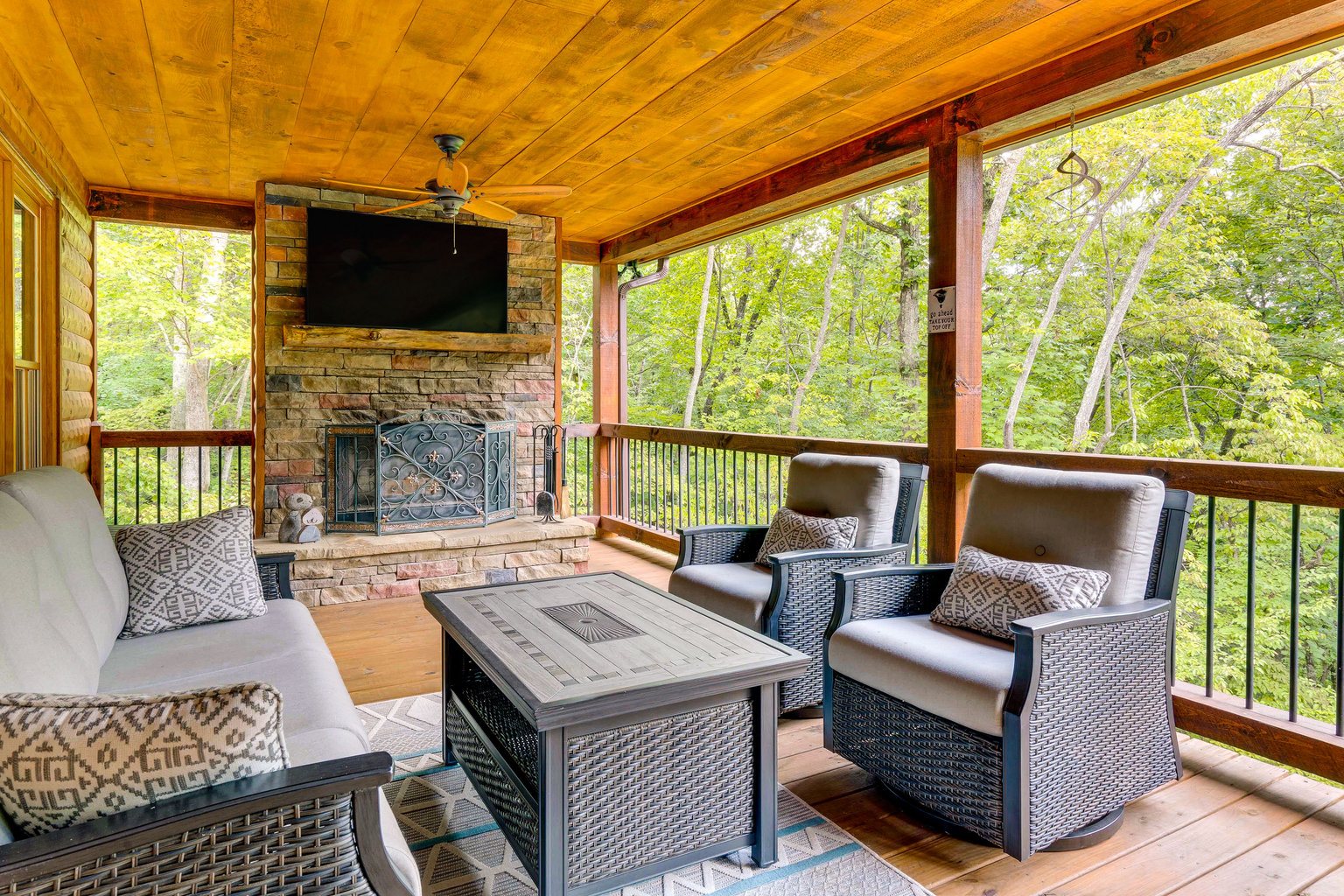 Mineral Bluff Vacation Rental