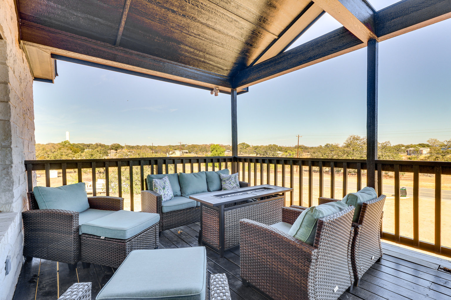 Buchanan Dam Vacation Rental