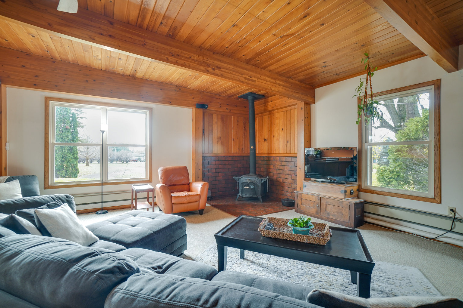 Mount Calvary Vacation Rental