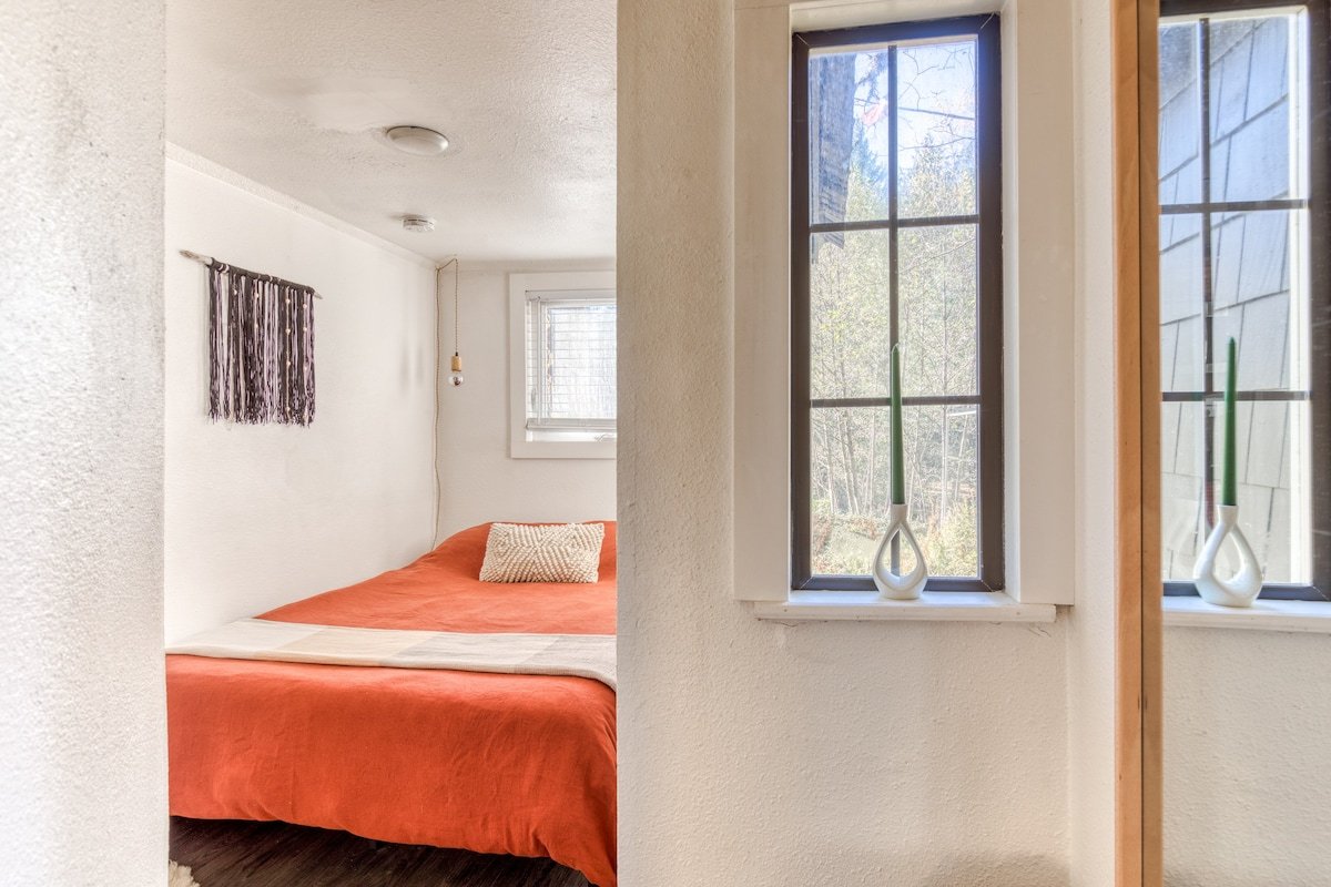 Rhododendron Vacation Rental