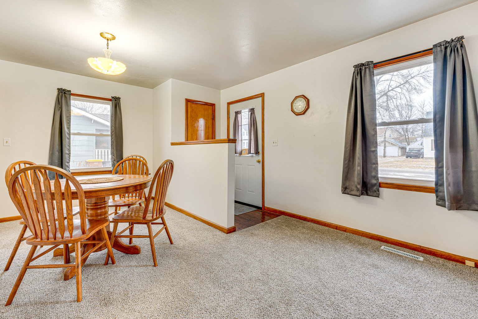 Lake Mills Vacation Rental