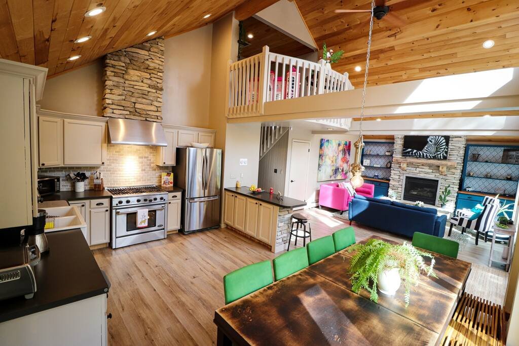 Lake Ariel Vacation Rental
