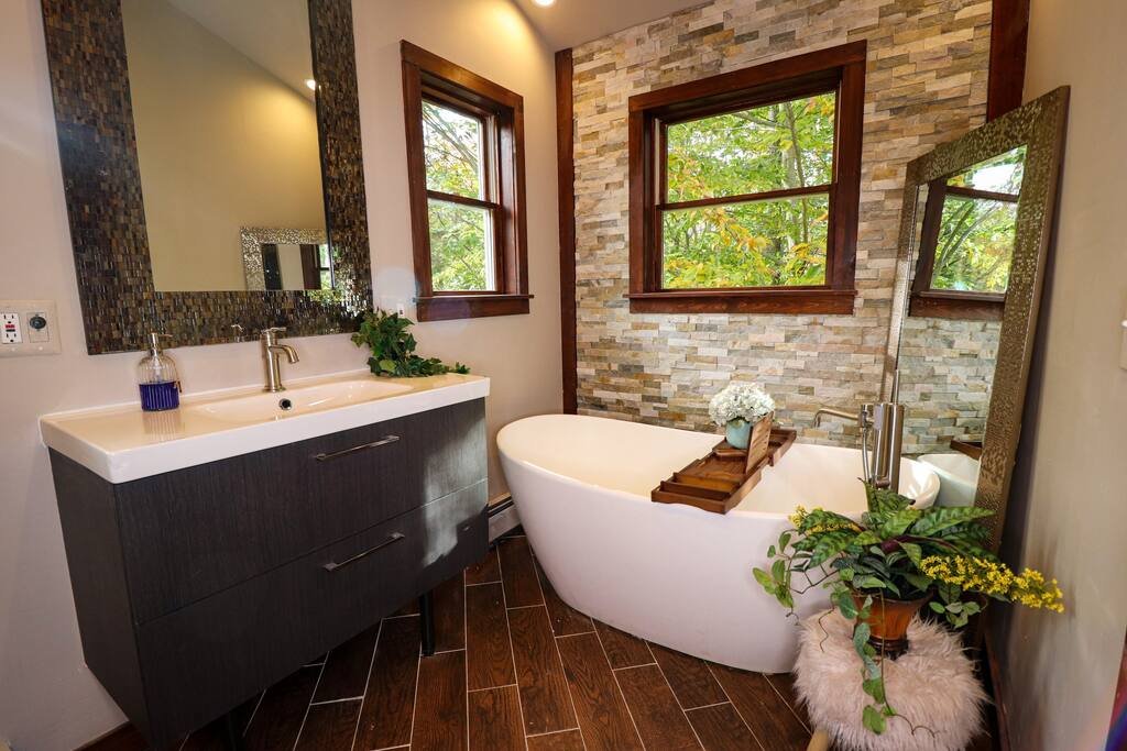 Lake Ariel Vacation Rental