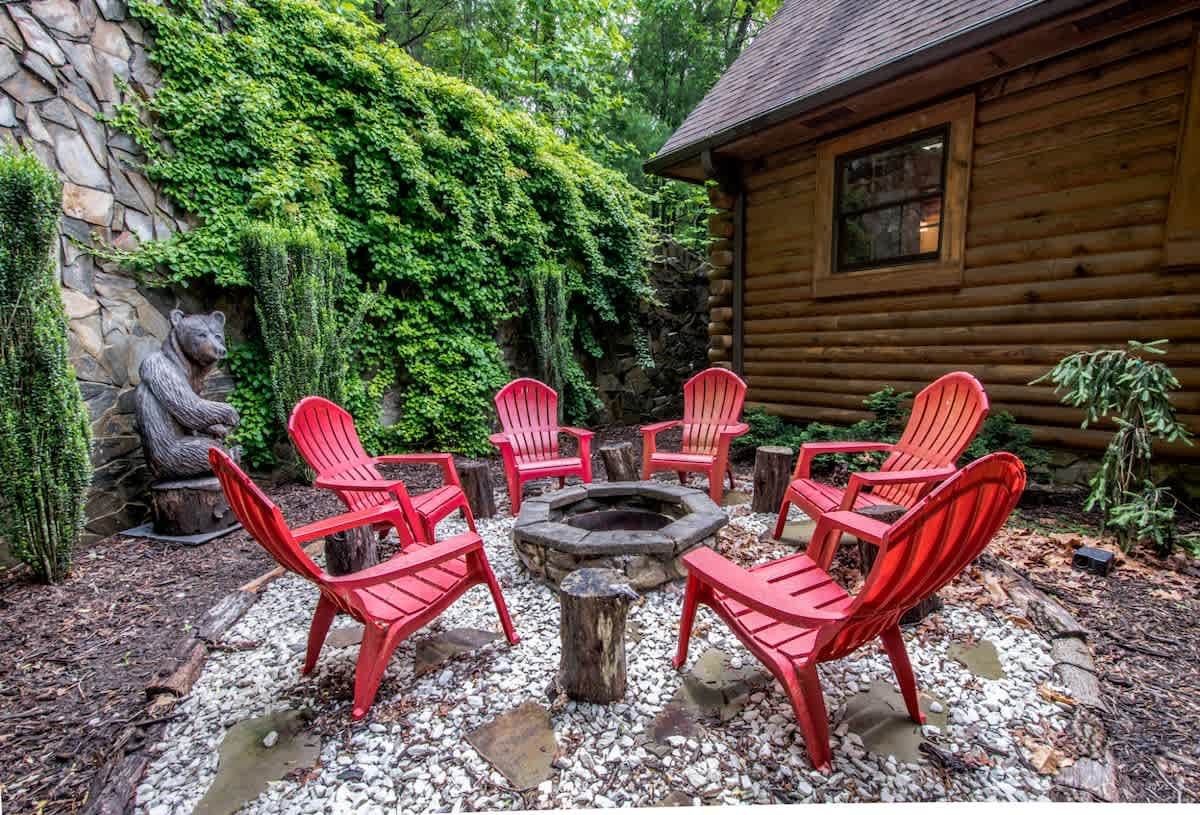 Zirconia Vacation Rental