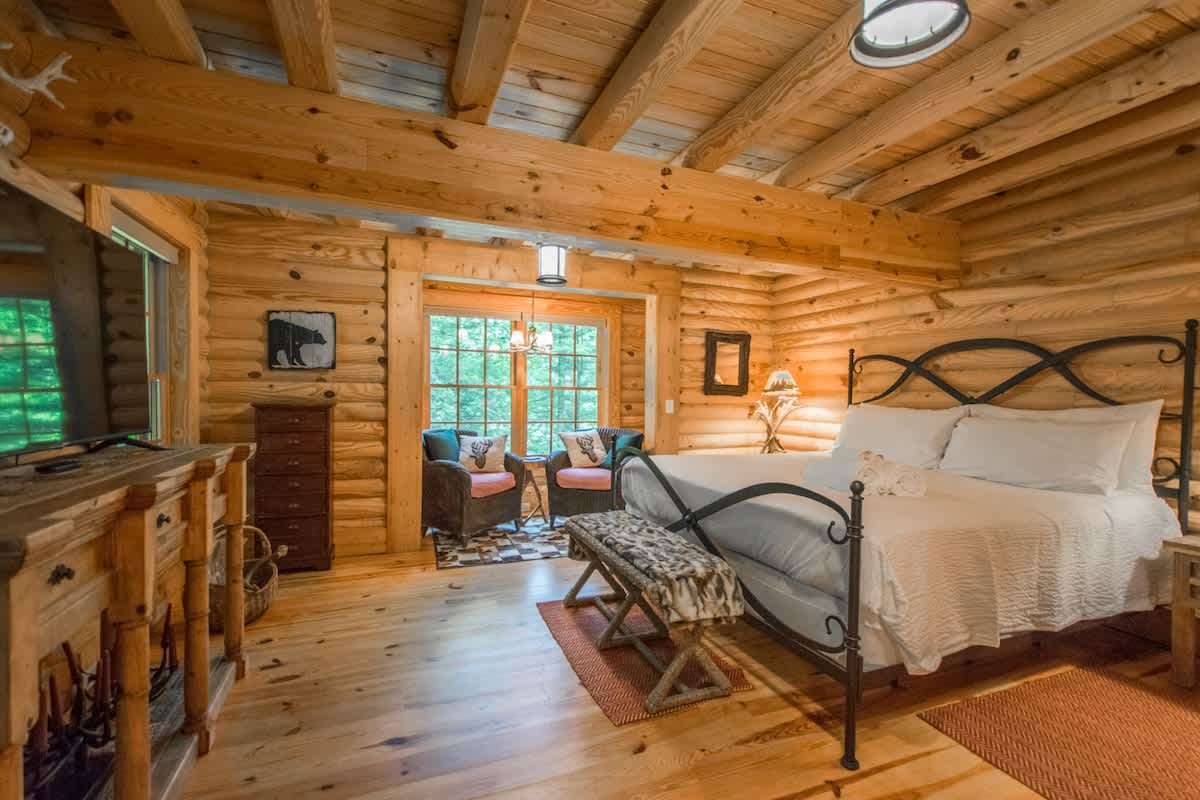 Zirconia Vacation Rental