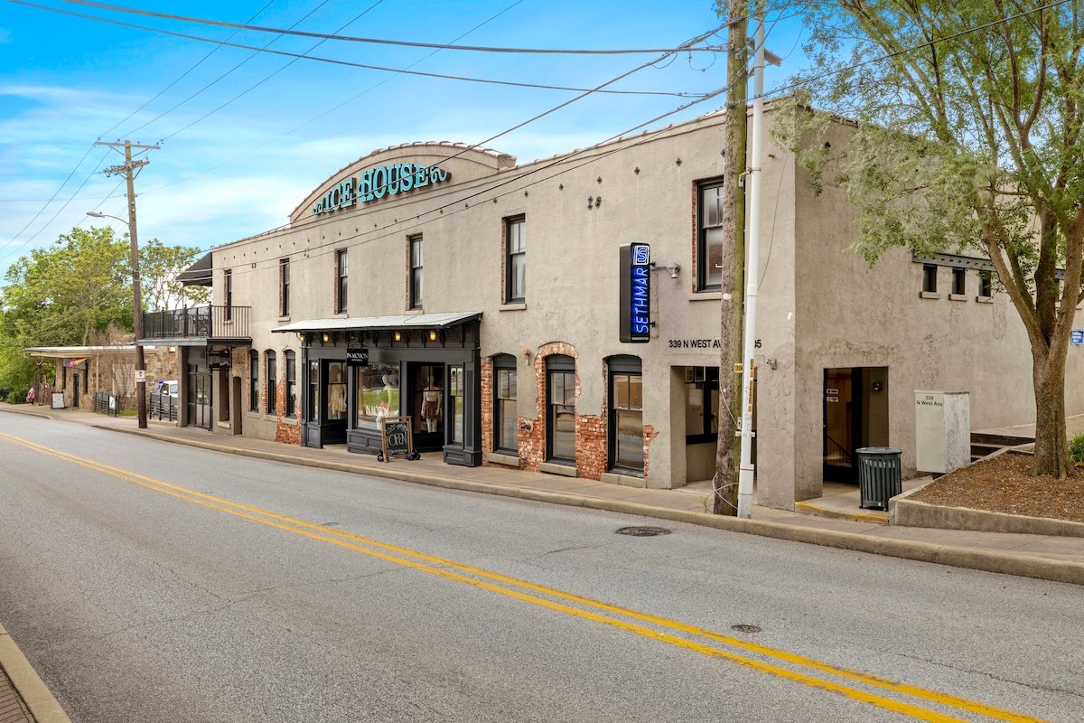 Fayetteville Vacation Rental