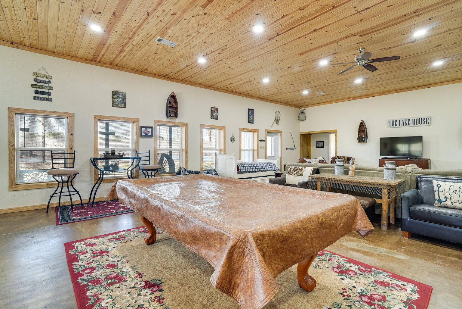 Many Vacation Rental