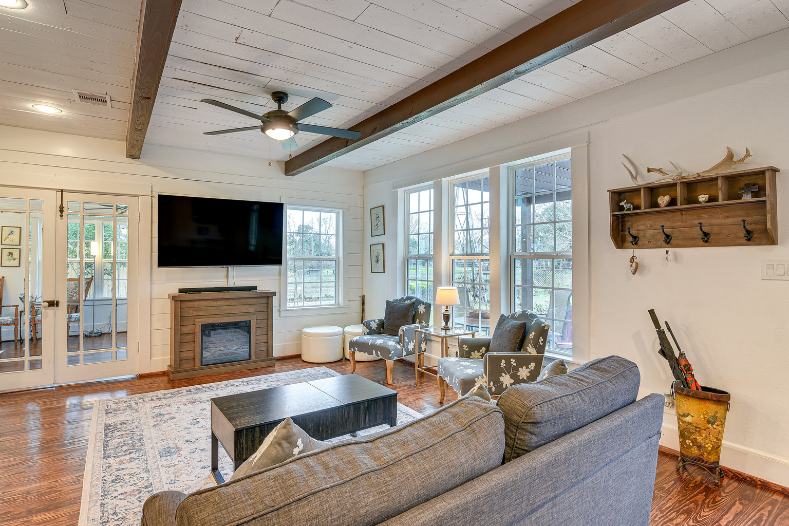 Dickinson Vacation Rental