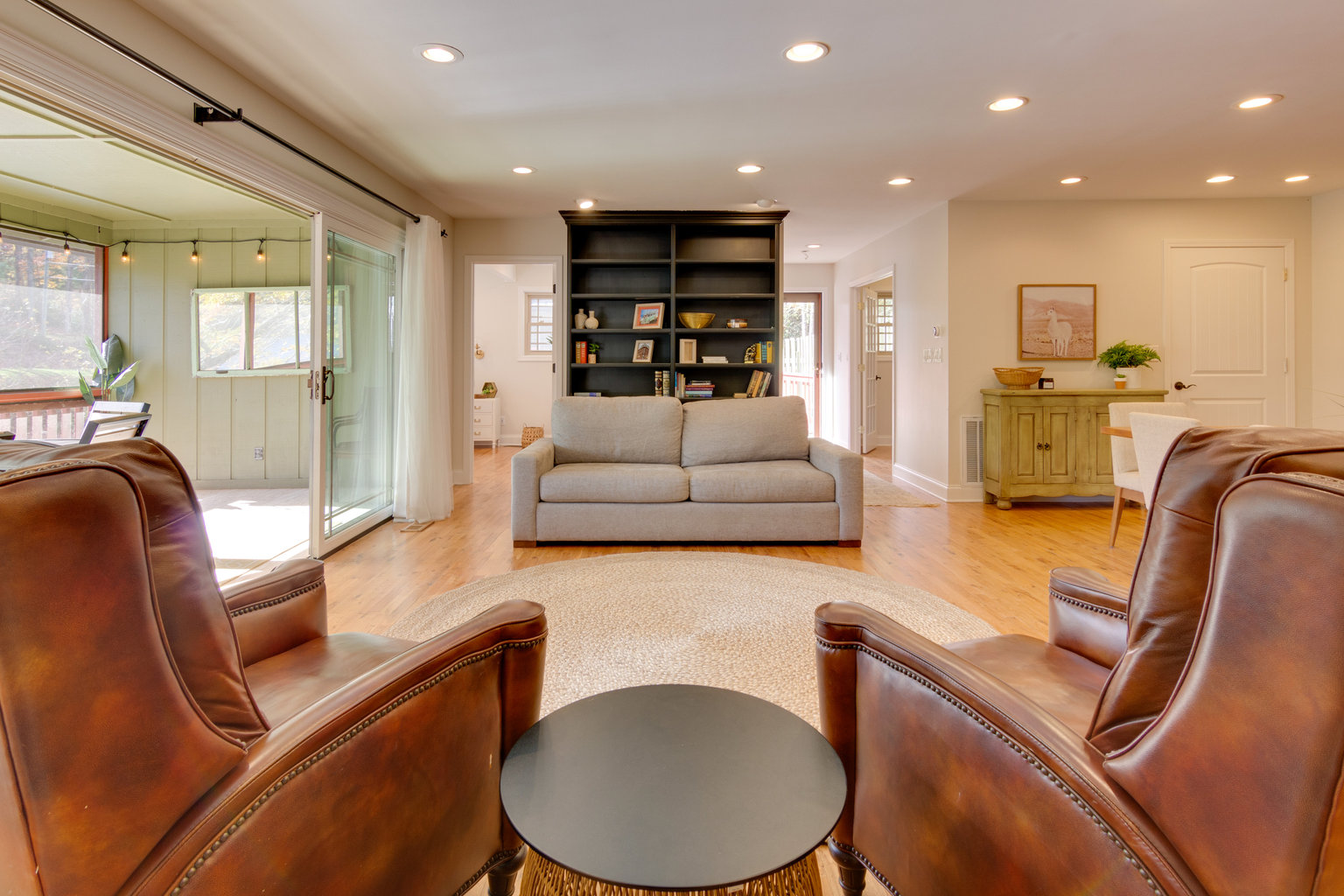 Zirconia Vacation Rental