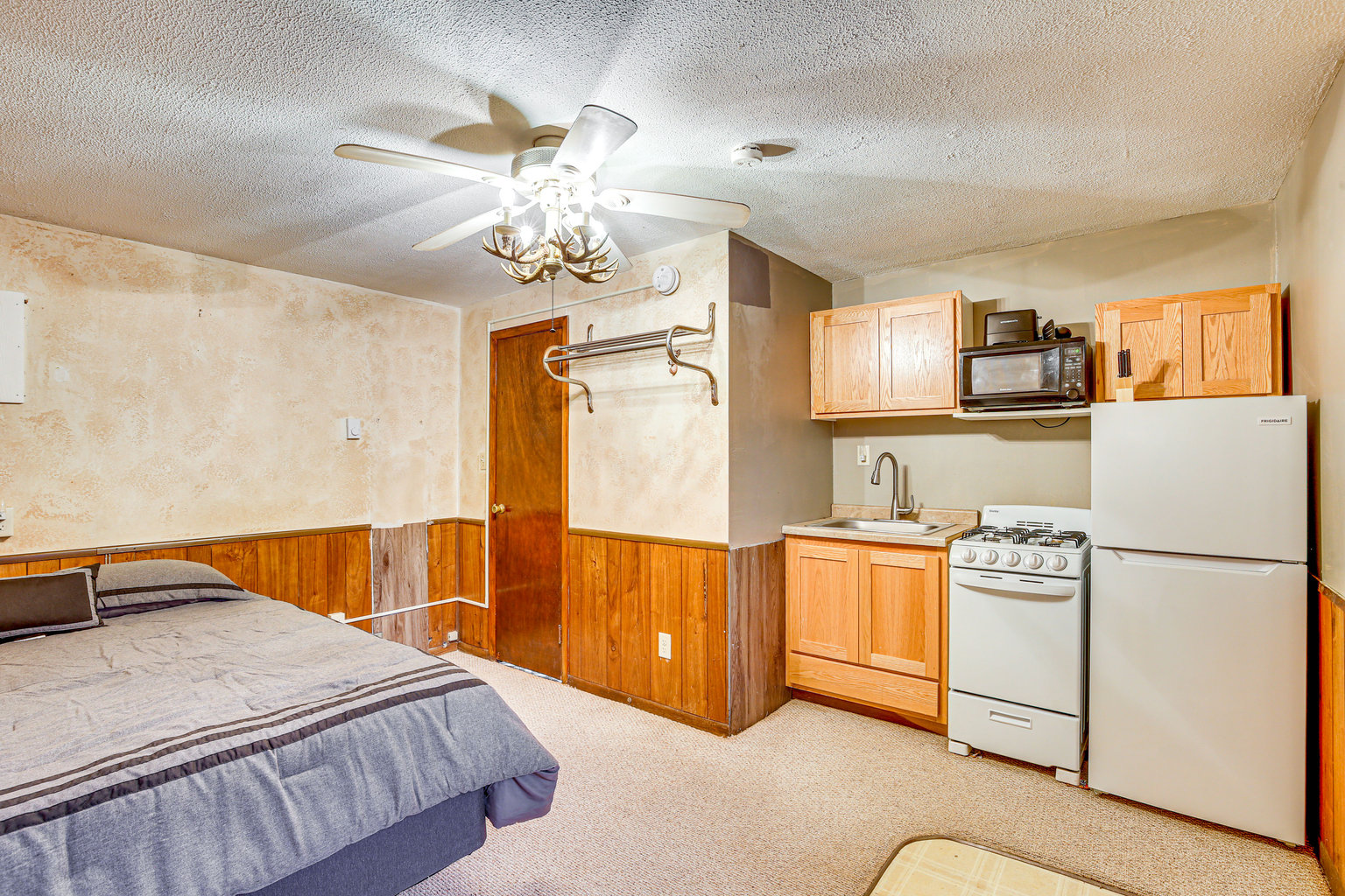 Lake Mills Vacation Rental