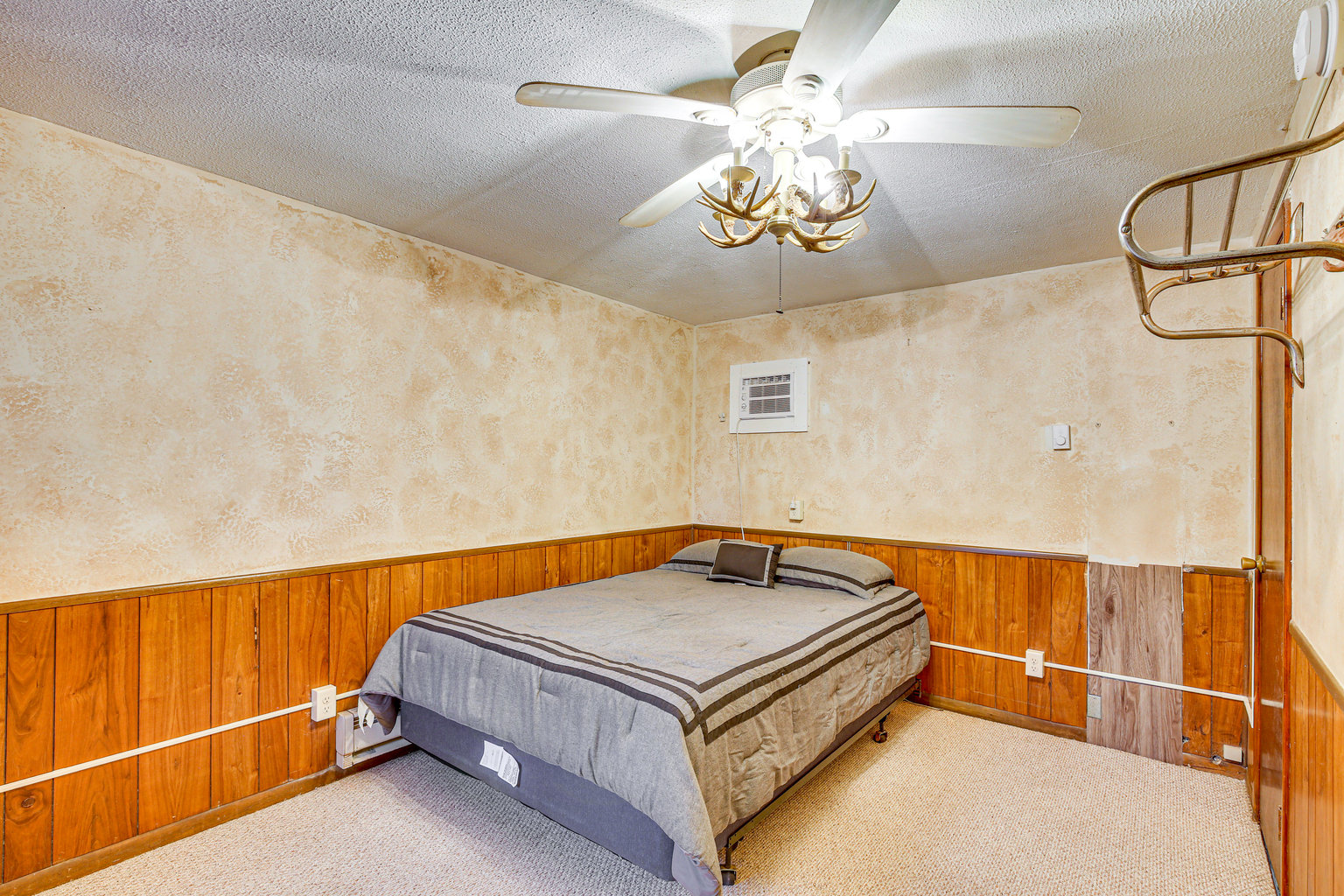 Lake Mills Vacation Rental