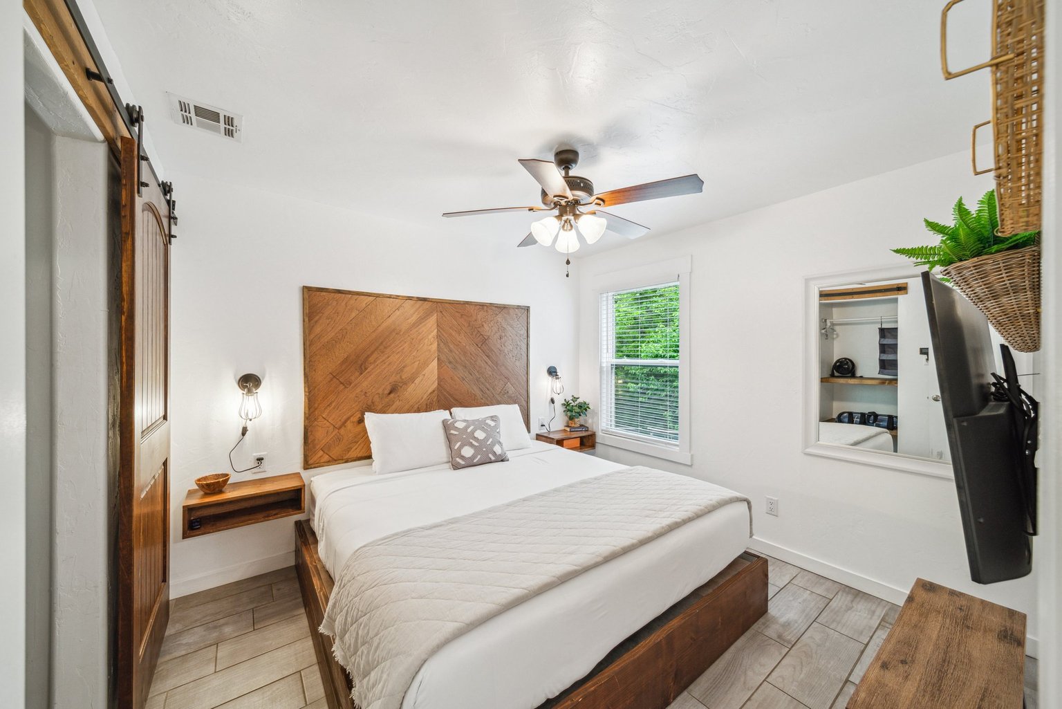 Grove Vacation Rental