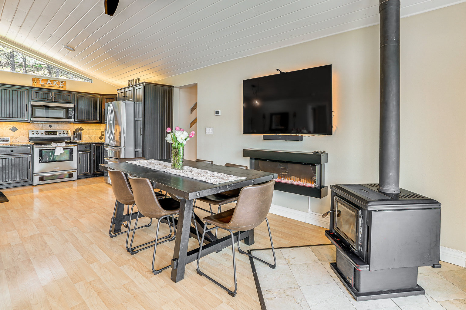 Nine Mile Falls Vacation Rental