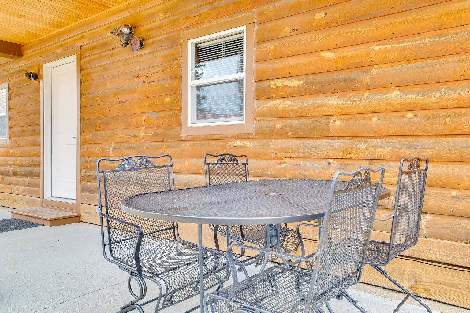 Waumandee Vacation Rental
