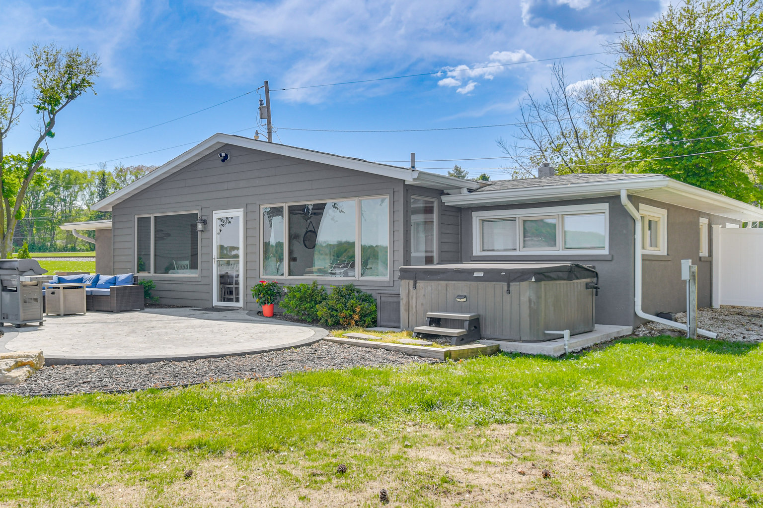 Le Claire Vacation Rental