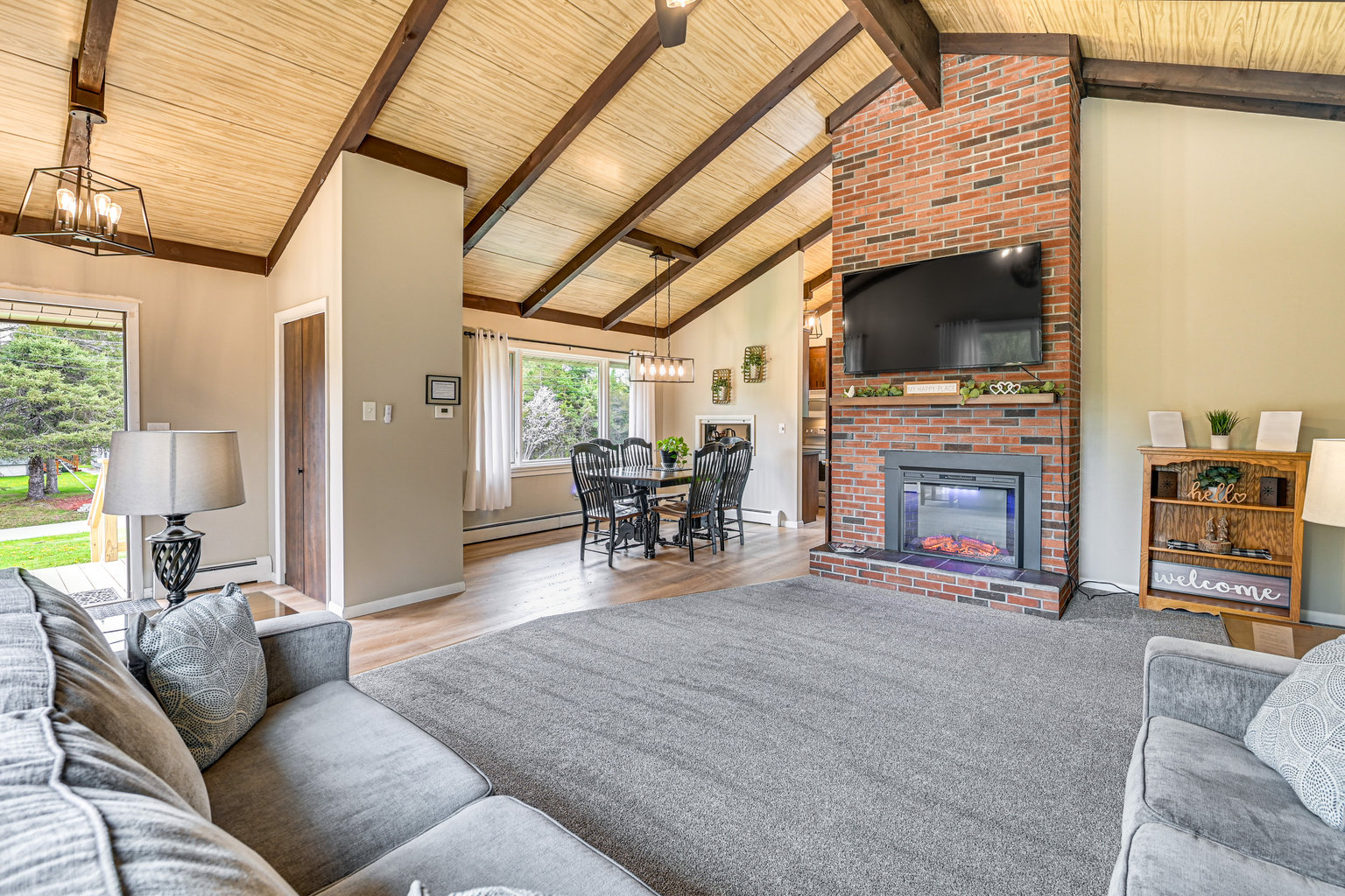 Newcomb Vacation Rental