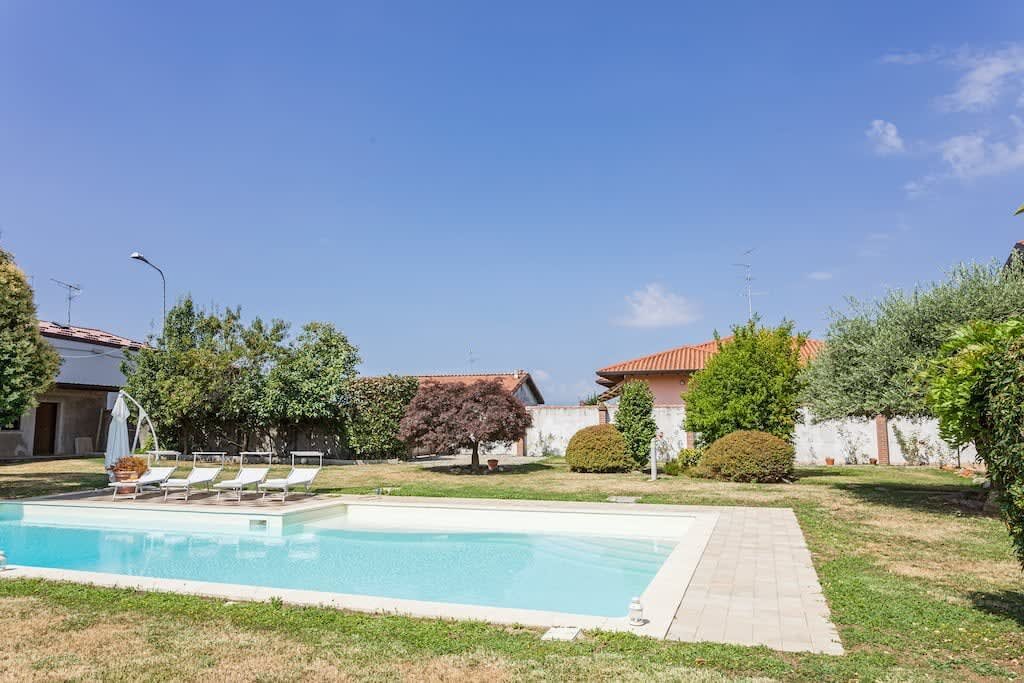 Divignano Vacation Rental