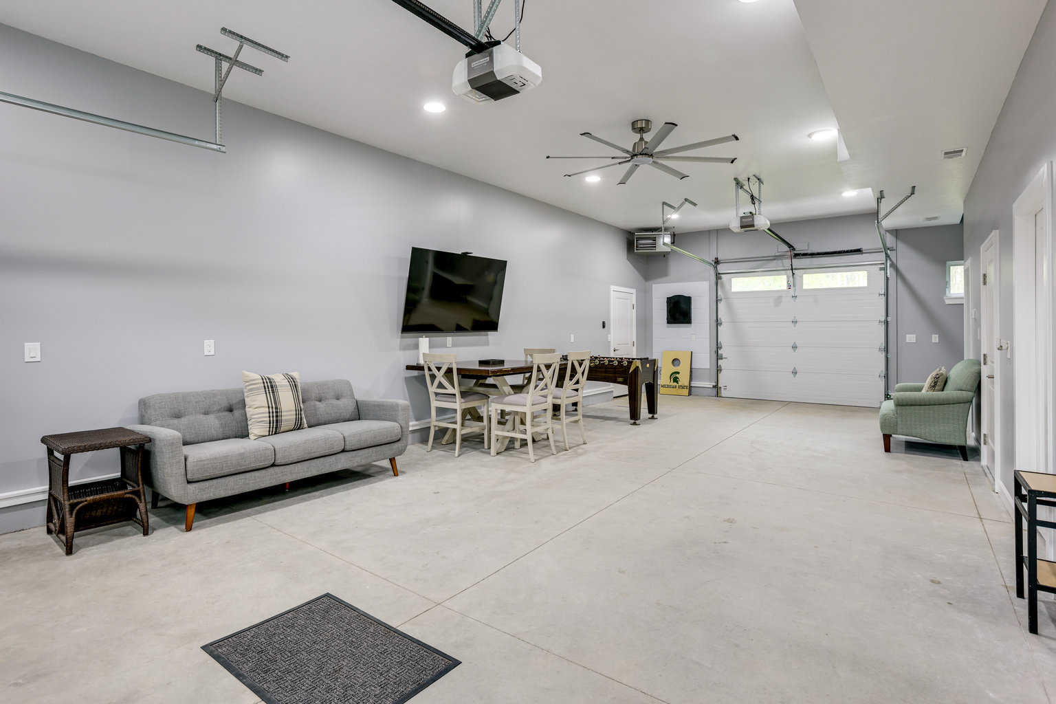 Roscommon Vacation Rental