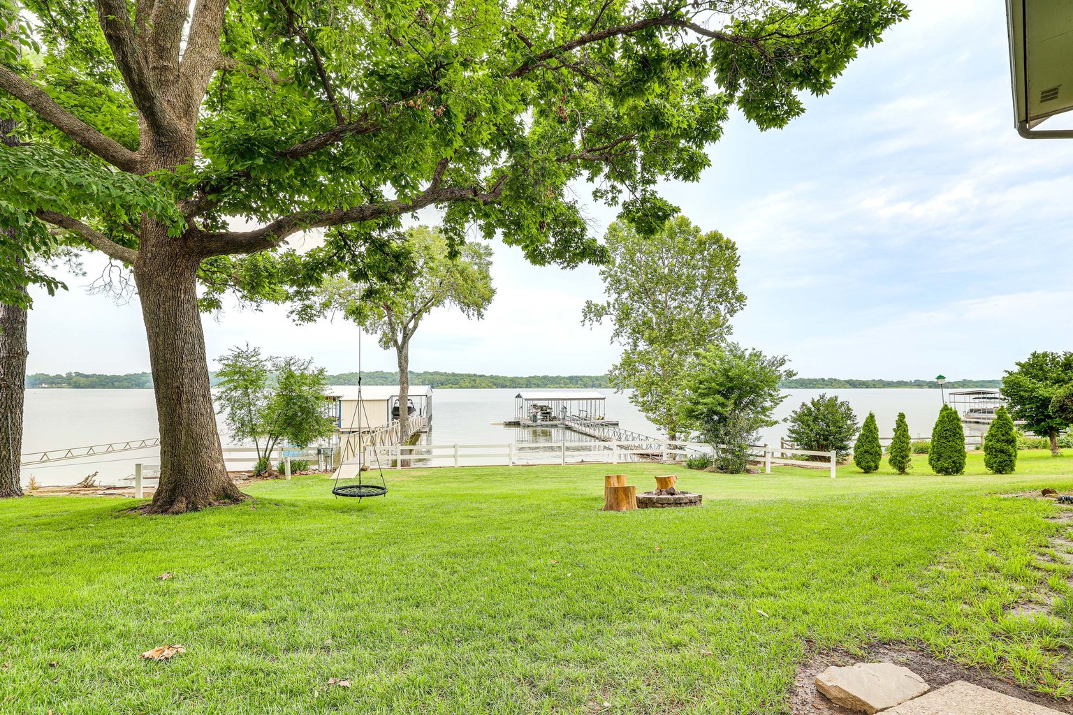 Grove Vacation Rental