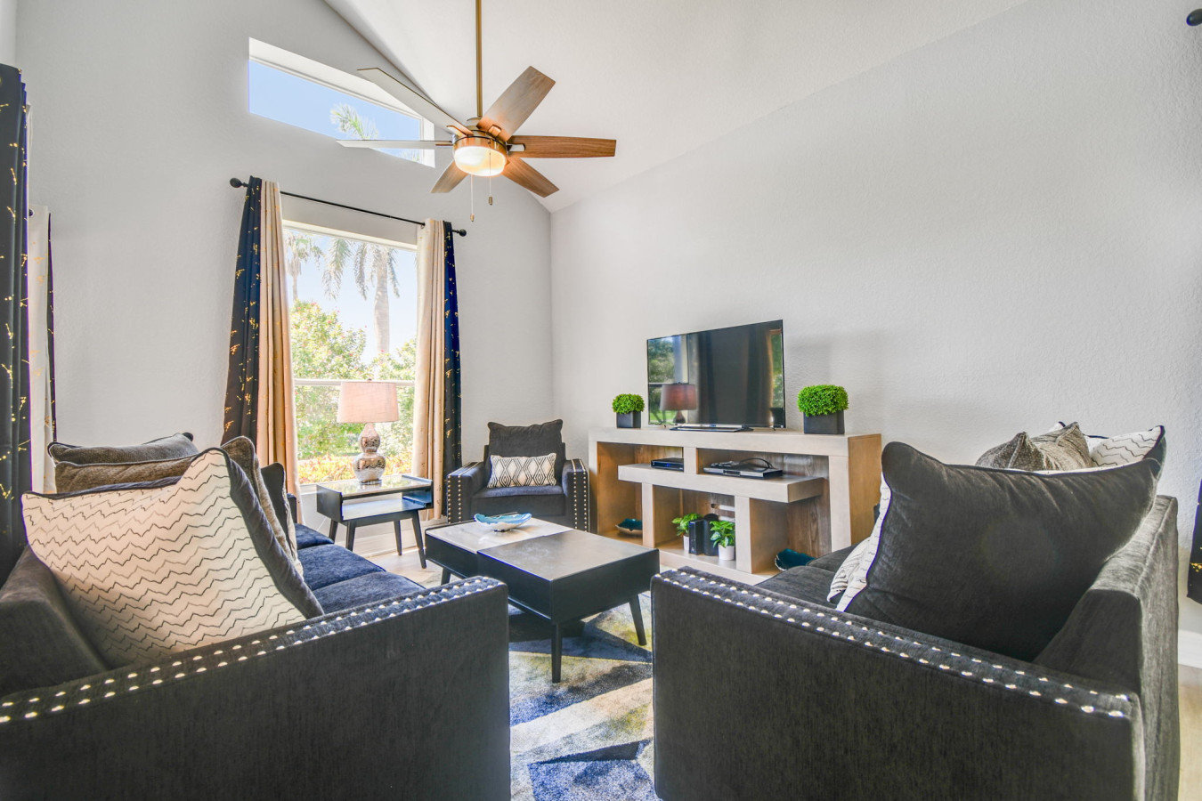 Isla Del Sol Vacation Rental