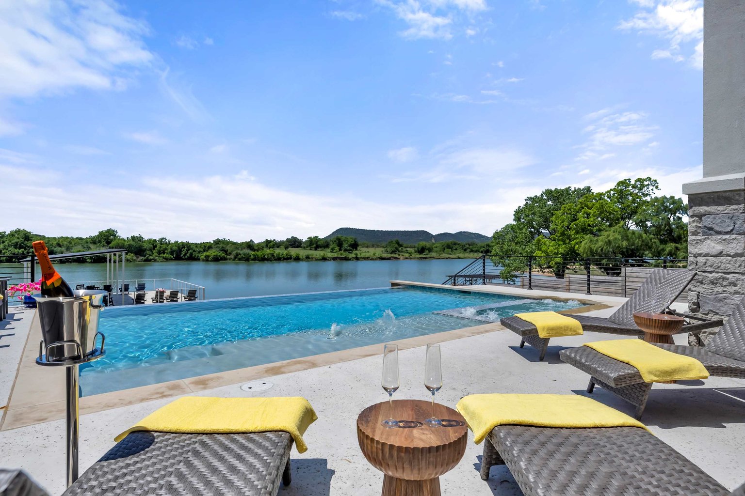 Kingsland Vacation Rental