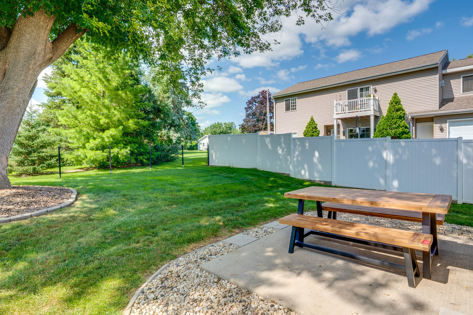 Lake Mills Vacation Rental