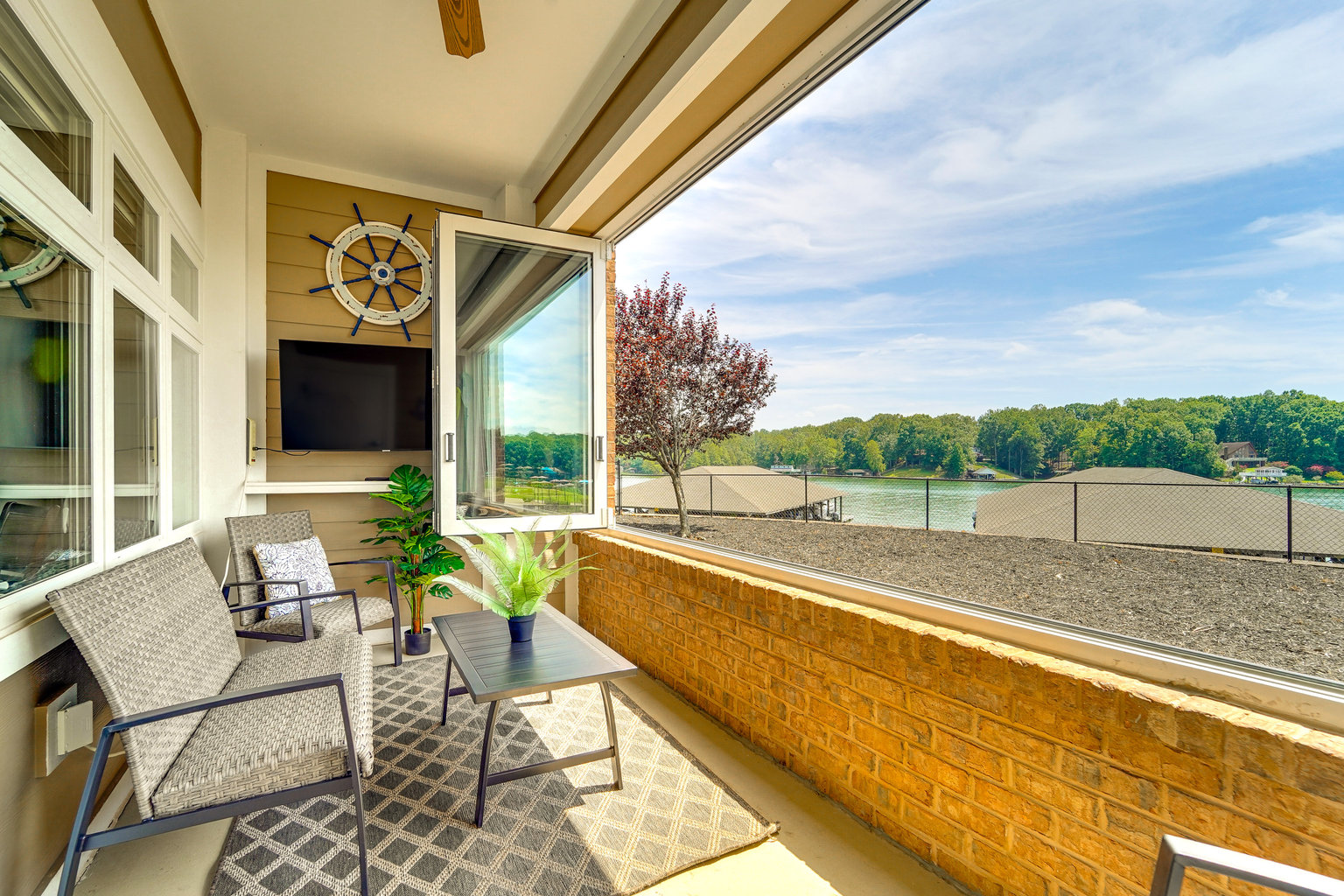 Huddleston Vacation Rental