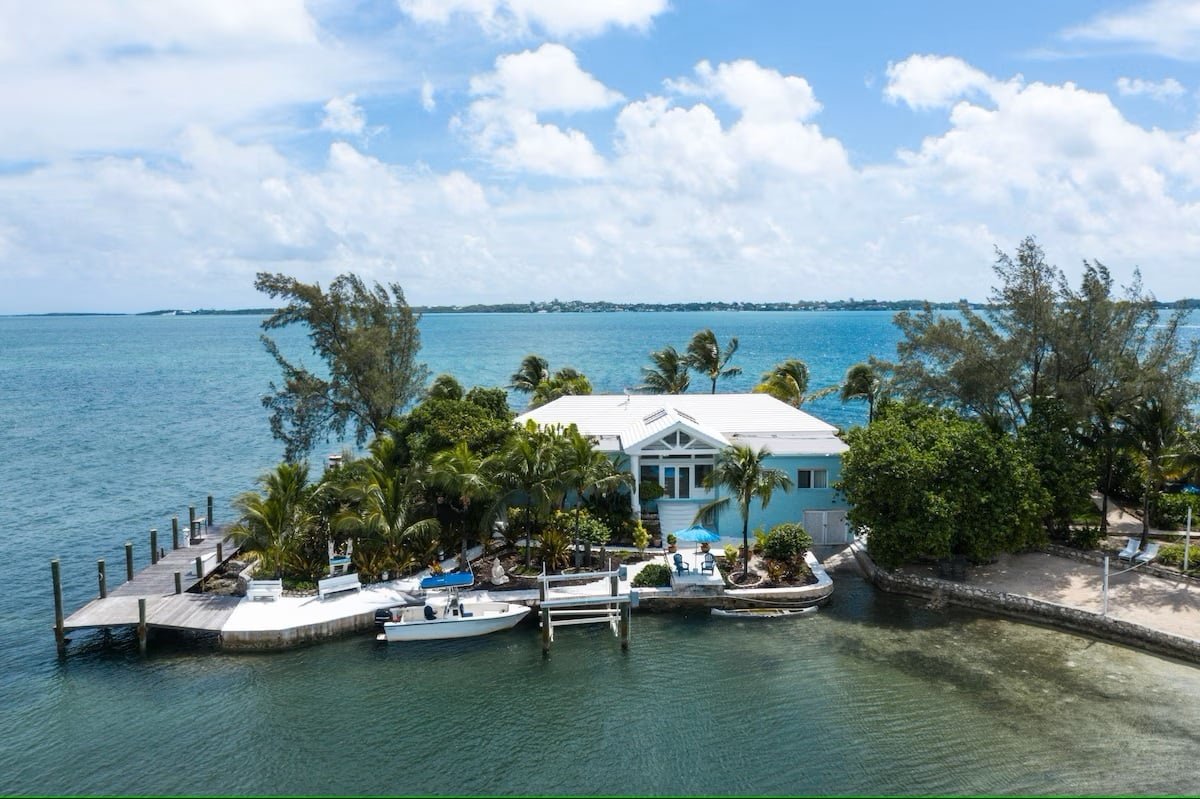 Middle Cay Island Vacation Rental