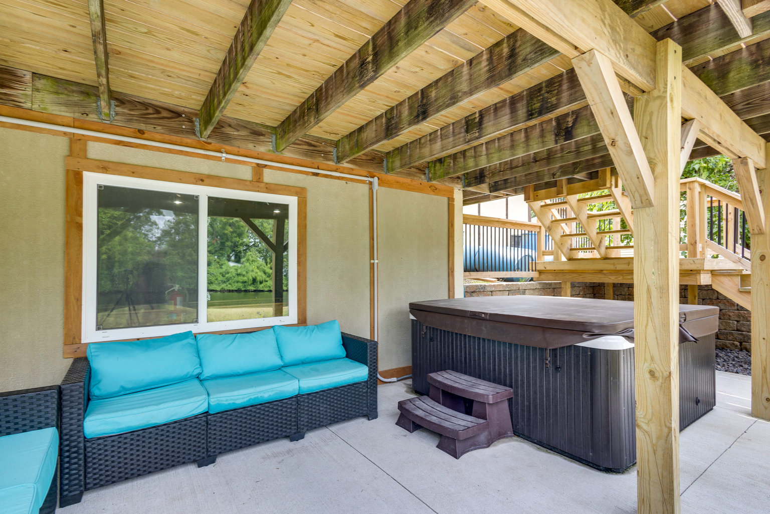 Pontoon Beach Vacation Rental