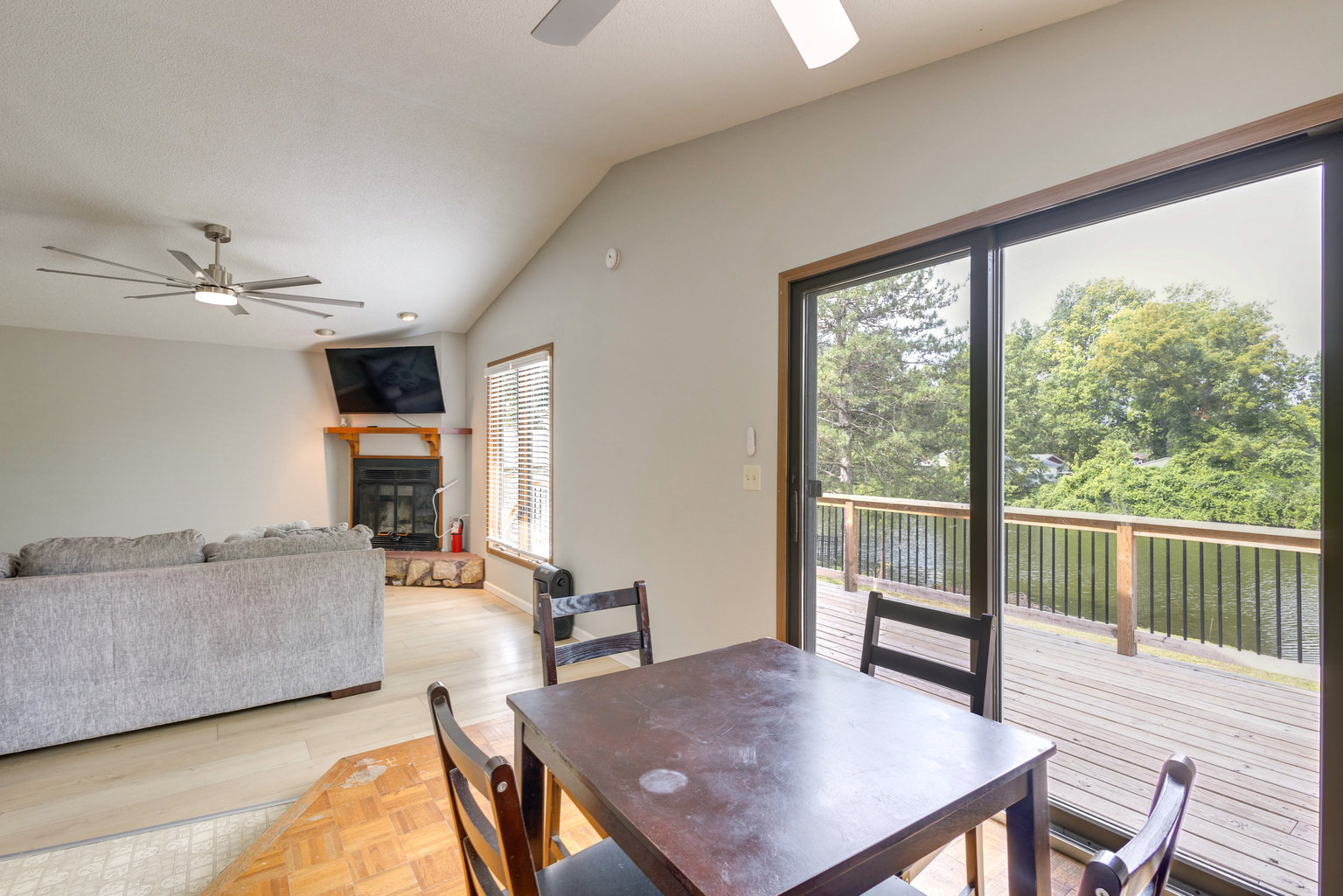 Pontoon Beach Vacation Rental