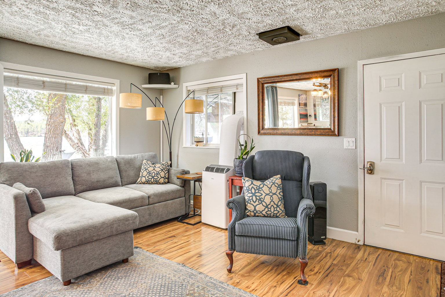 Nine Mile Falls Vacation Rental