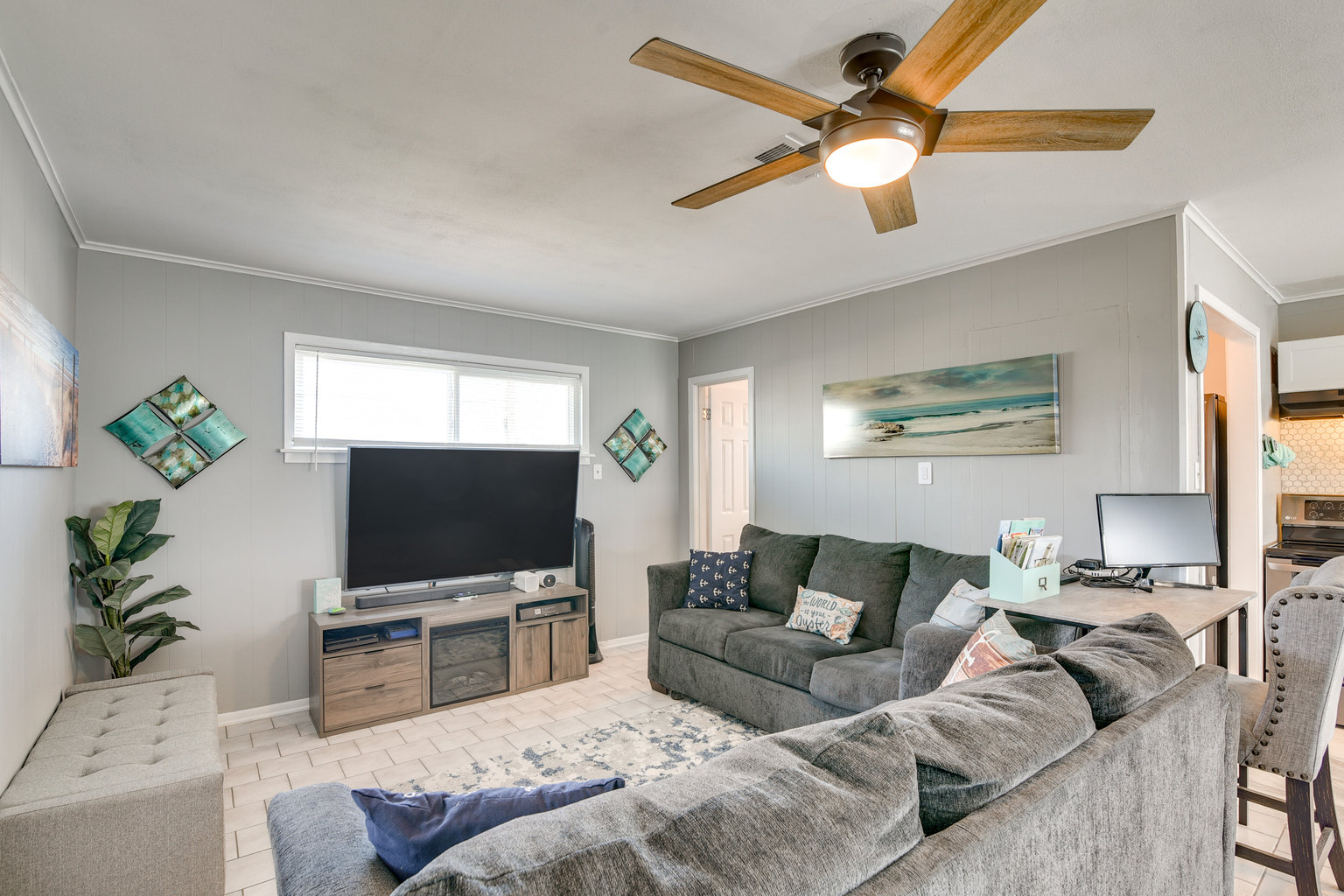 Hitchcock Vacation Rental