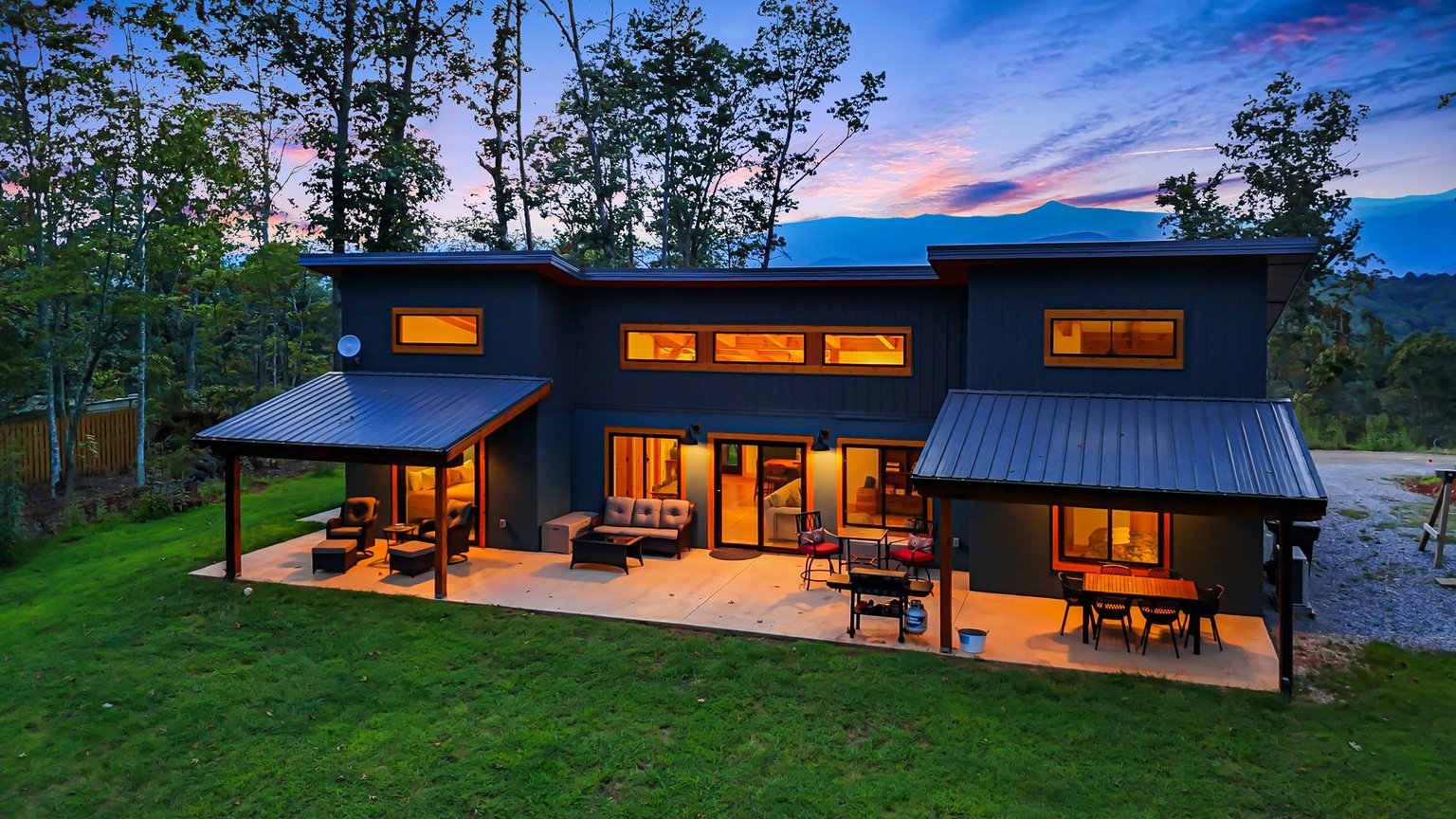 Old Fort Vacation Rental