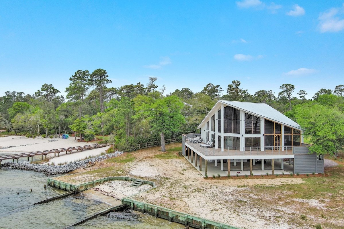 Elberta Vacation Rental