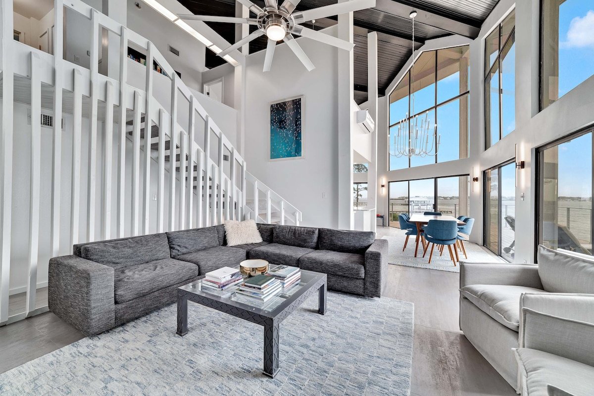 Elberta Vacation Rental