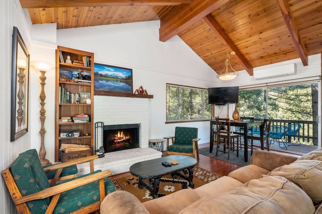 Crestline Vacation Rental