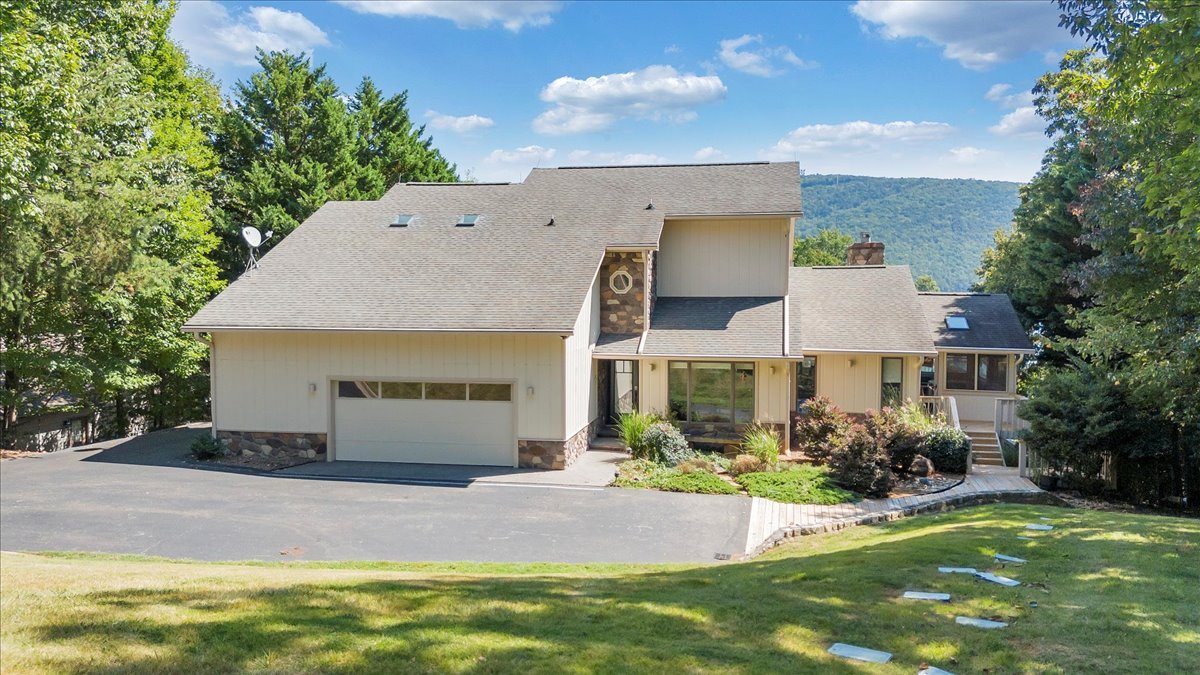 Huddleston Vacation Rental