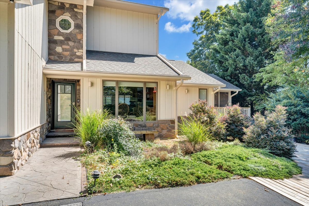 Huddleston Vacation Rental