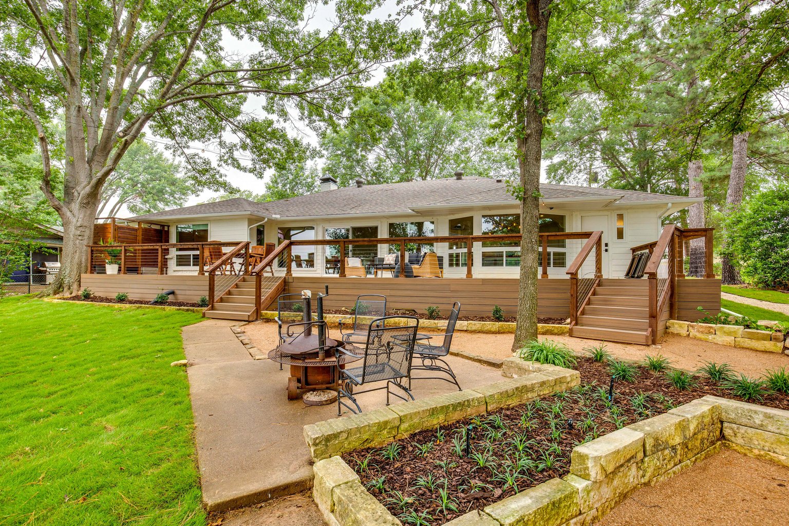 Enchanted Oaks Vacation Rental