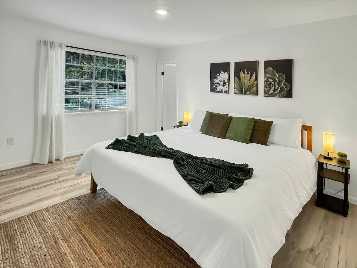 Pooler Vacation Rental