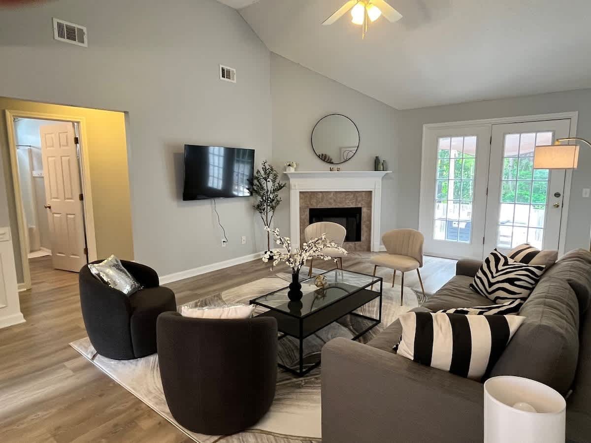 Pooler Vacation Rental