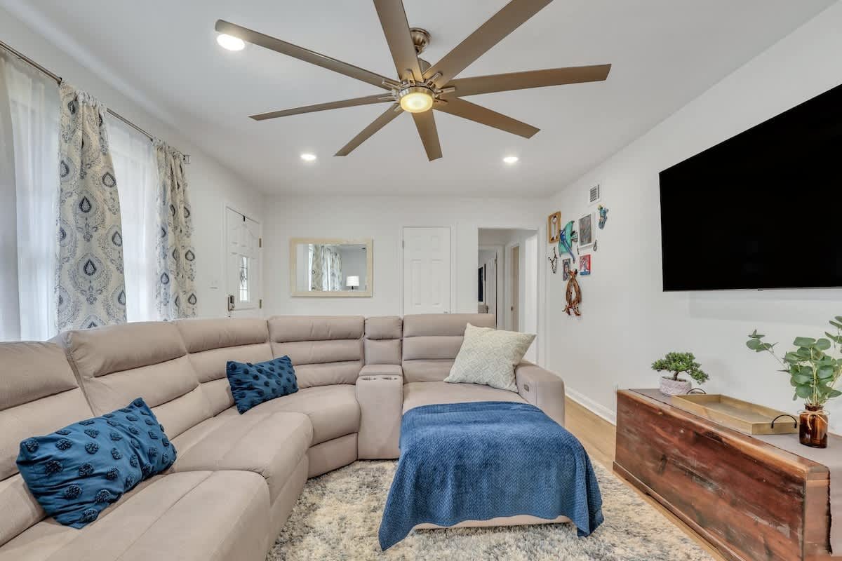 Pooler Vacation Rental