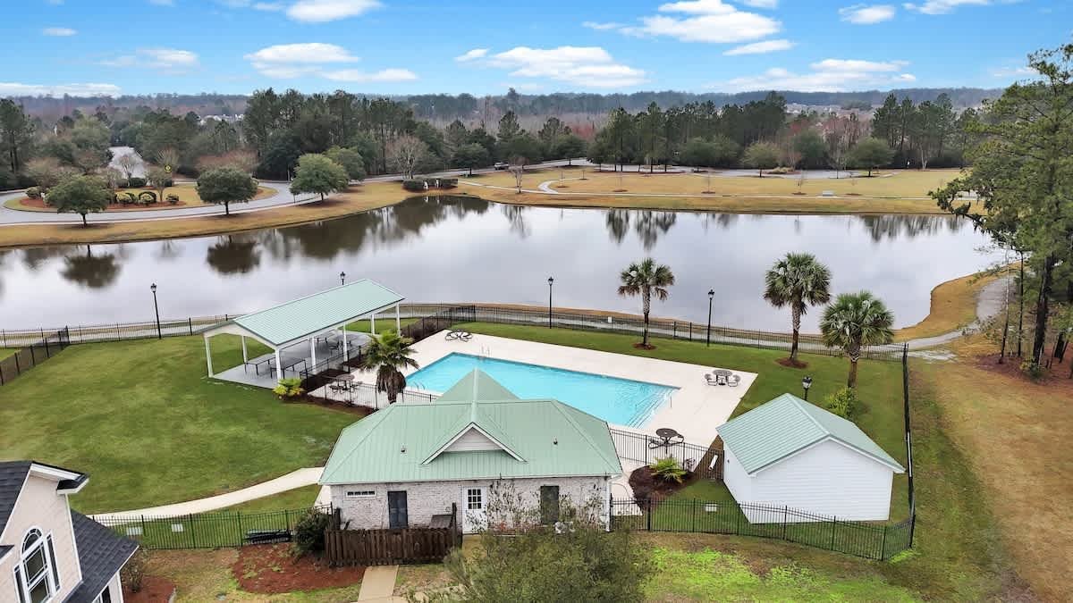 Pooler Vacation Rental