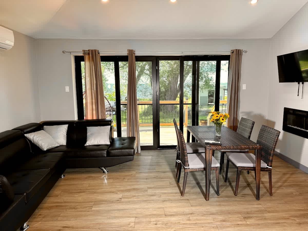 Gores Landing Vacation Rental